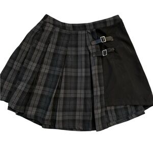 Hot Topic Black & Gray Plaid Pleated Kilt Mini Skirt with Buckle Panels